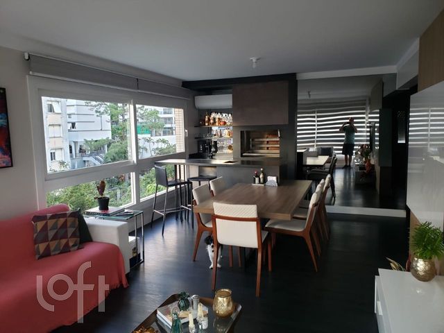 Apartamento com 117m², 3 dormitórios, 1 suíte, 2 vagas, Bela Vista em Porto Alegre
