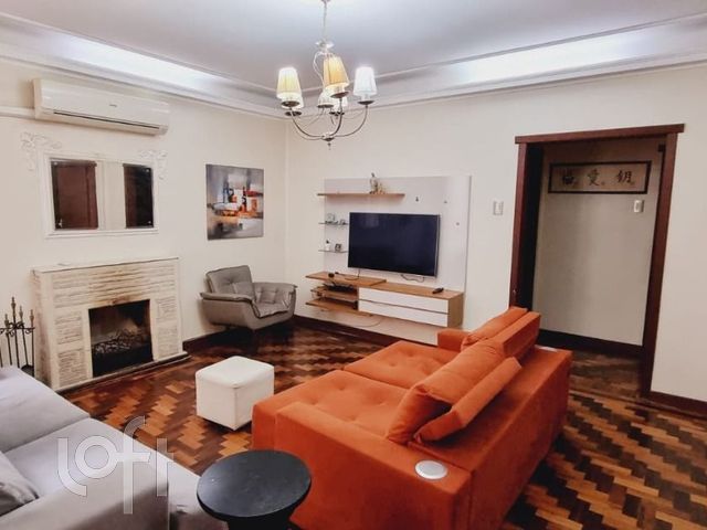 Apartamento com 110m², 3 dormitórios, 1 vaga, Floresta em Porto Alegre