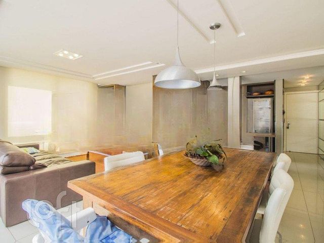Apartamento com 186m², 2 dormitórios, 2 suítes, 2 vagas, Rio Branco em Porto Alegre