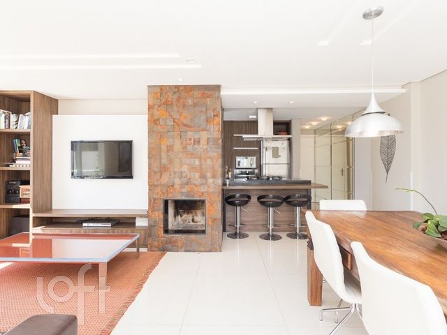 Apartamento com 186m², 2 dormitórios, 2 suítes, 2 vagas, Rio Branco em Porto Alegre