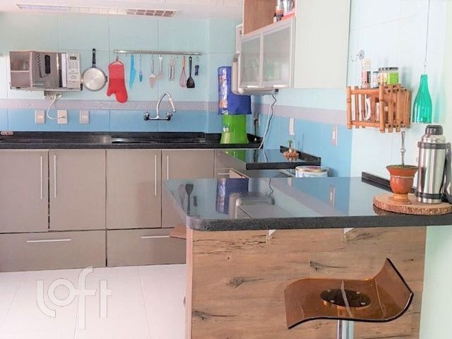 Apartamento com 67m², 2 dormitórios, 2 vagas, Moinhos de Vento em Porto Alegre