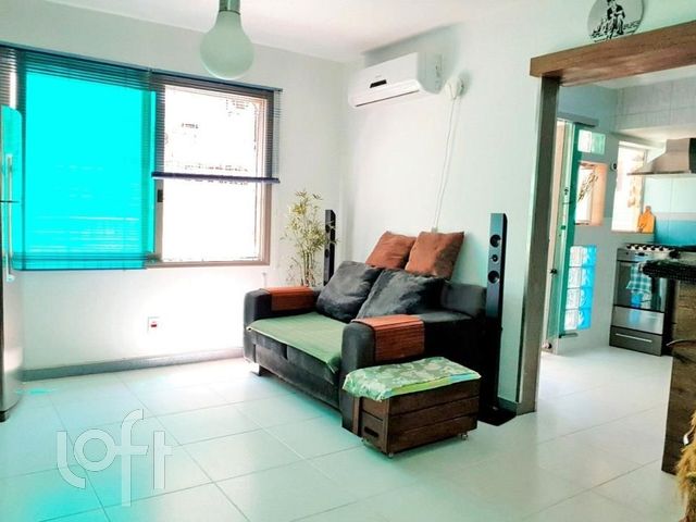 Apartamento com 67m², 2 dormitórios, 2 vagas, Moinhos de Vento em Porto Alegre