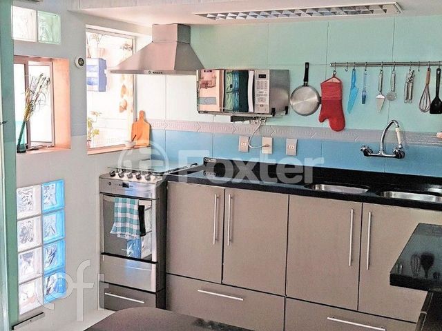 Apartamento com 67m², 2 dormitórios, 2 vagas, Moinhos de Vento em Porto Alegre