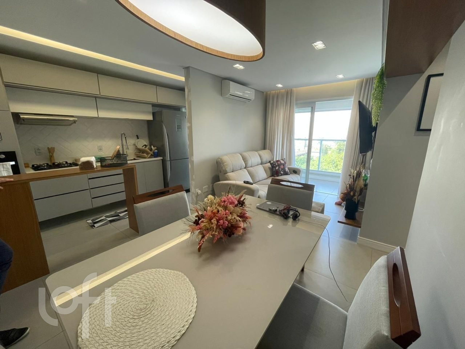 Apartamento à venda com 2 quartos, 63m² - Foto 1