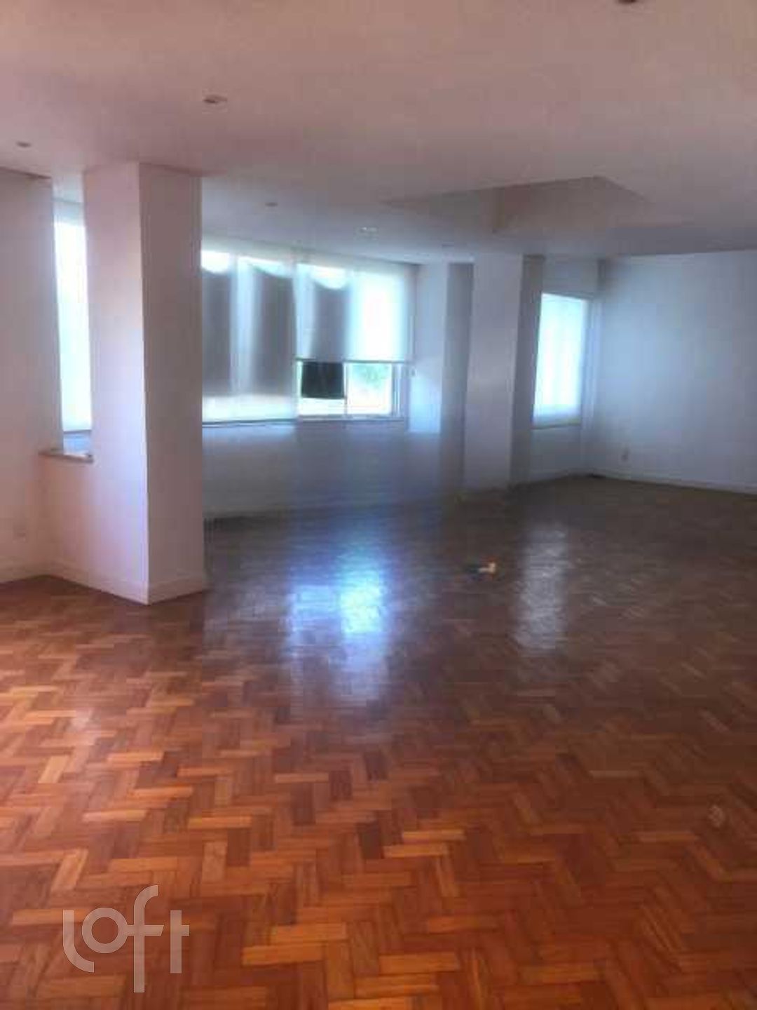 Apartamento à venda com 3 quartos, 223m² - Foto 3