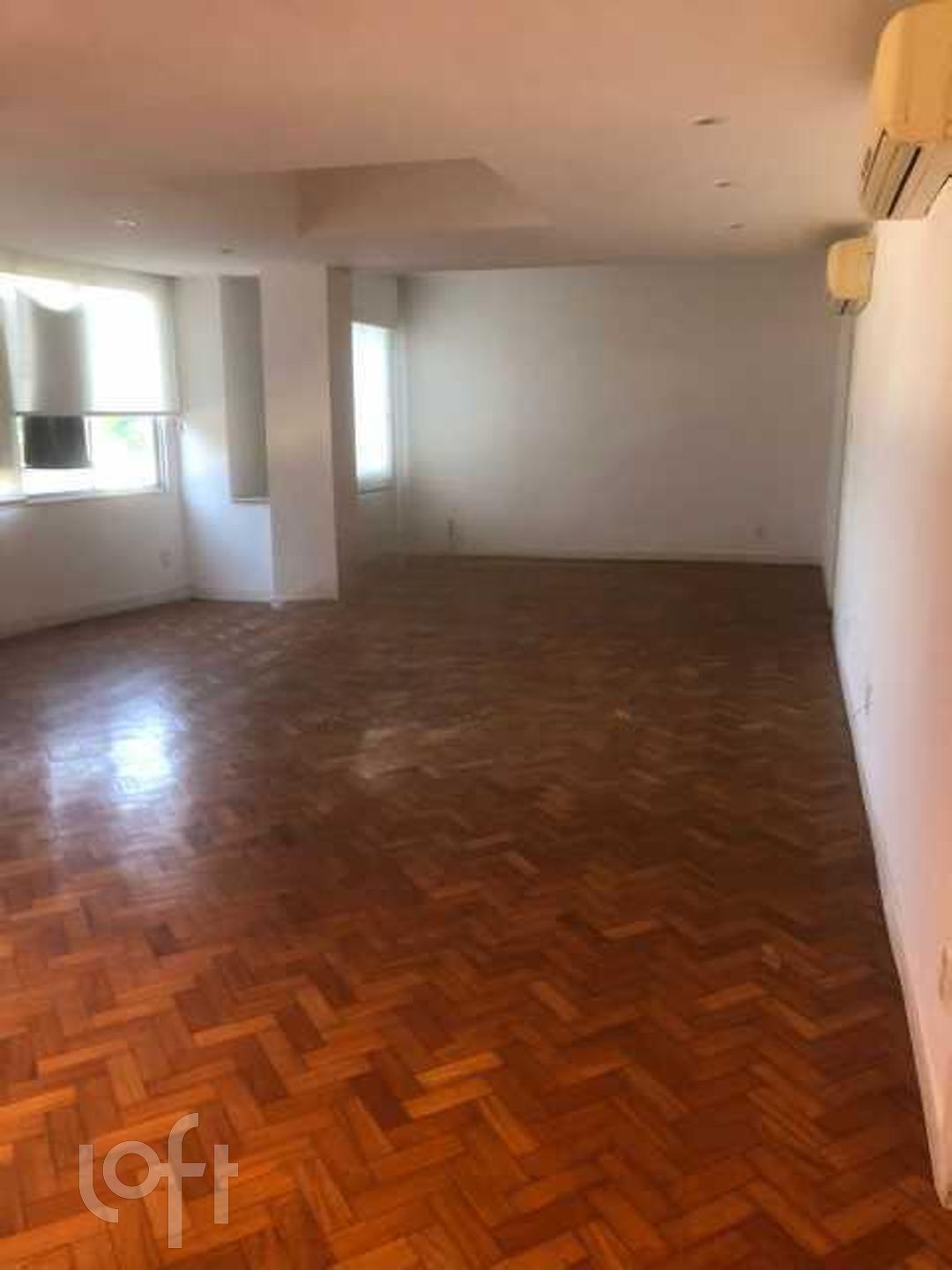 Apartamento à venda com 3 quartos, 223m² - Foto 2