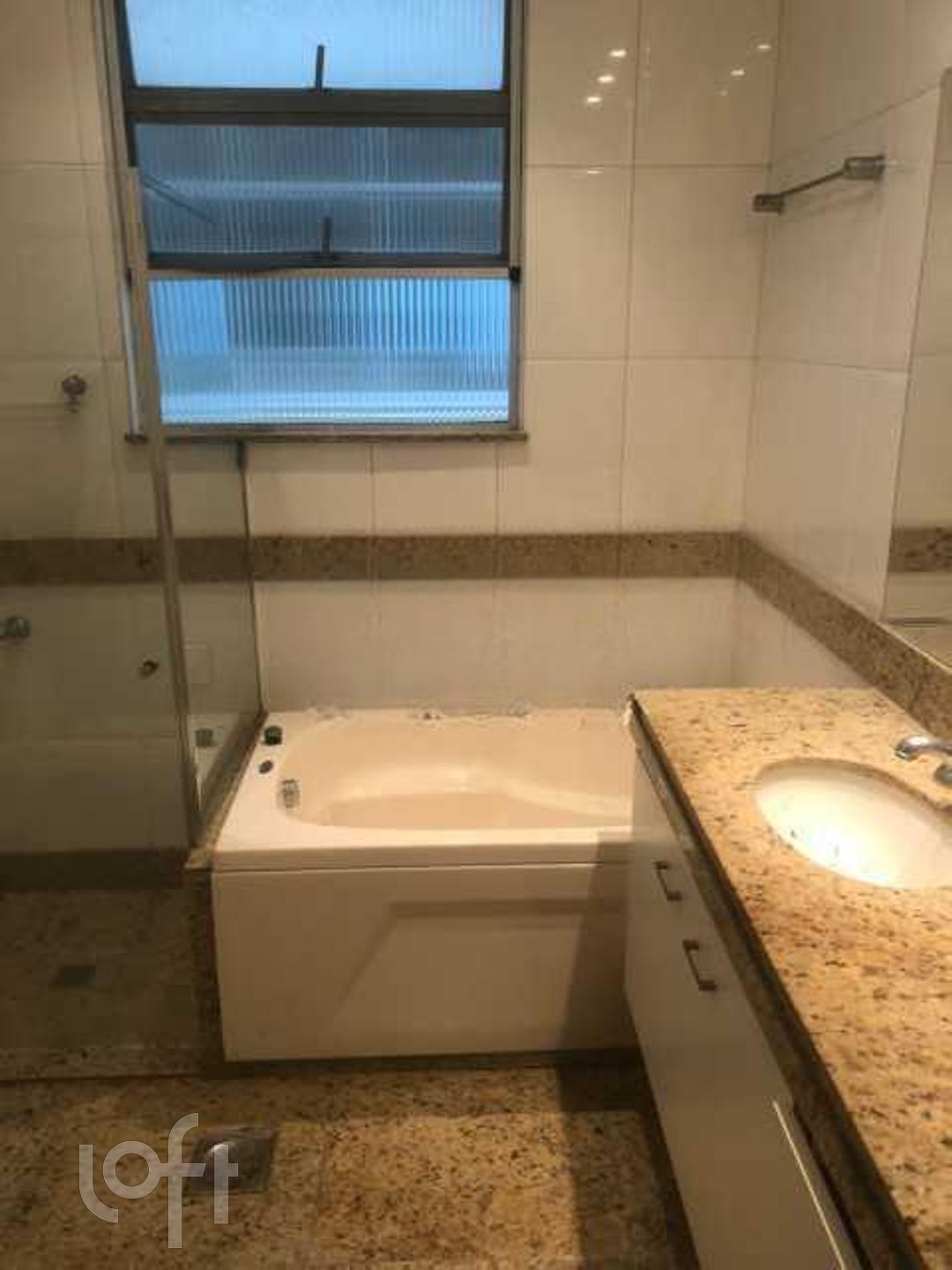 Apartamento à venda com 3 quartos, 223m² - Foto 18