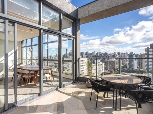 Apartamento com 117m², 2 dormitórios, 2 suítes, 2 vagas, Petrópolis em Porto Alegre