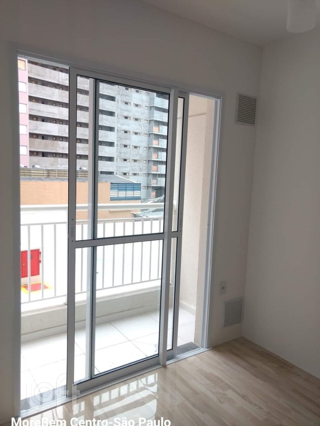 Apartamento à venda com 1 quarto, 33m² - Foto 2