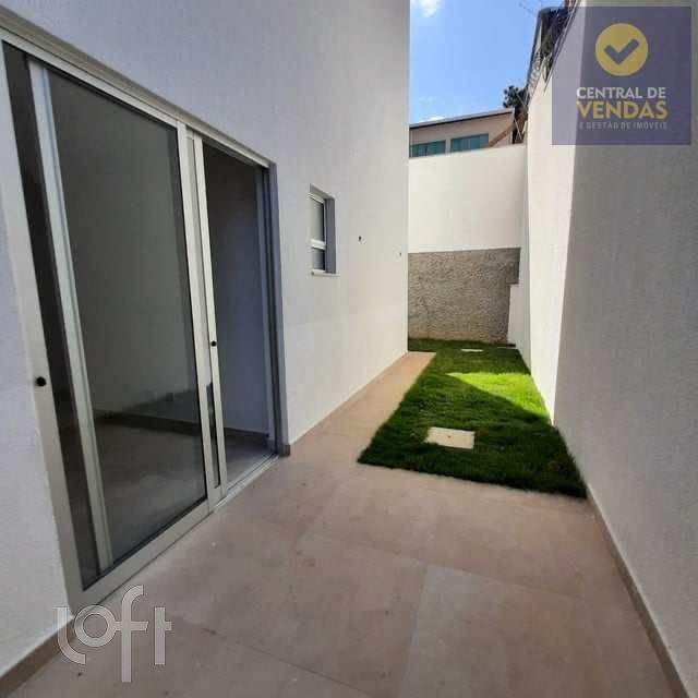 Apartamento à venda com 3 quartos, 75m² - Foto 1