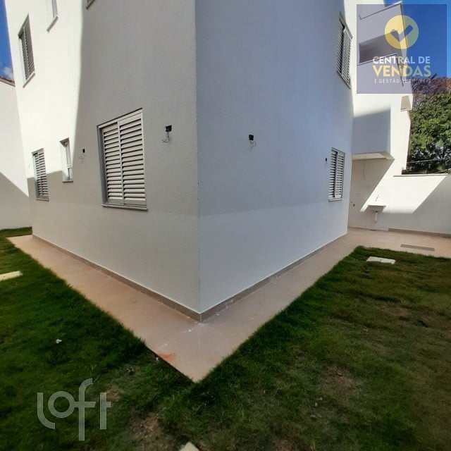 Apartamento à venda com 3 quartos, 75m² - Foto 2