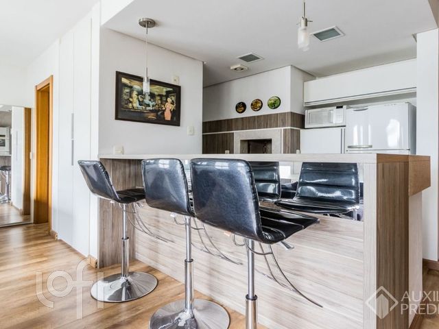 Apartamento com 37m², 1 dormitório, 1 vaga, Três Figueiras em Porto Alegre