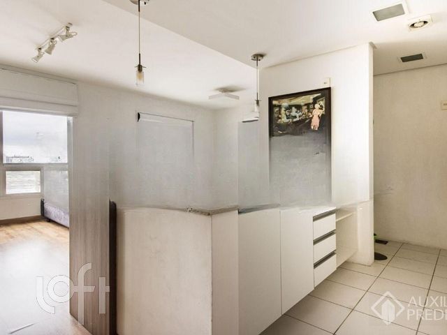 Apartamento com 37m², 1 dormitório, 1 vaga, Três Figueiras em Porto Alegre