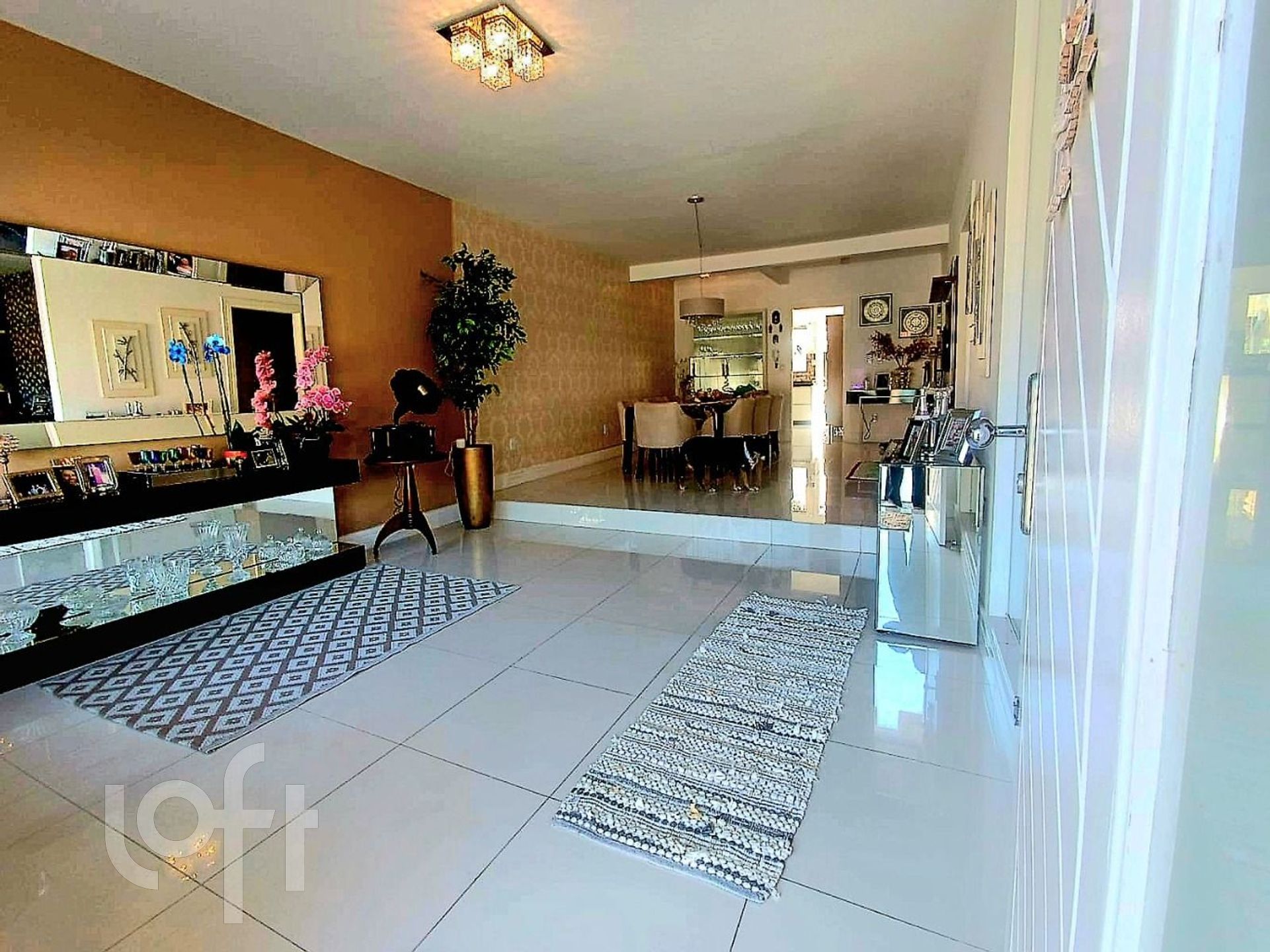 Casa à venda em Itacorubi com 139 m², 3 quartos, 1 suíte, 2 vagas
