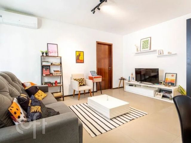 Apartamento com 83m², 2 dormitórios, 1 suíte, 2 vagas, Rio Branco em Porto Alegre
