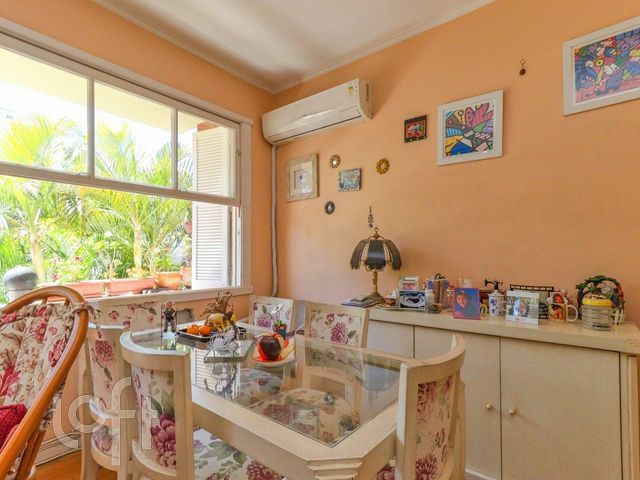 Apartamento com 107m², 3 dormitórios, Menino Deus em Porto Alegre