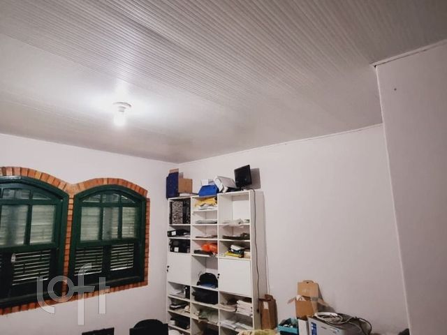 Casa com 220m², 4 dormitórios, 3 vagas, Petrópolis em Porto Alegre