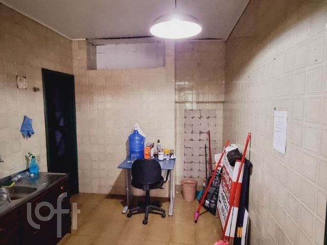 Casa com 220m², 4 dormitórios, 3 vagas, Petrópolis em Porto Alegre