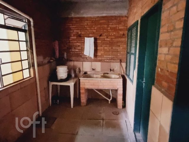 Casa com 220m², 4 dormitórios, 3 vagas, Petrópolis em Porto Alegre