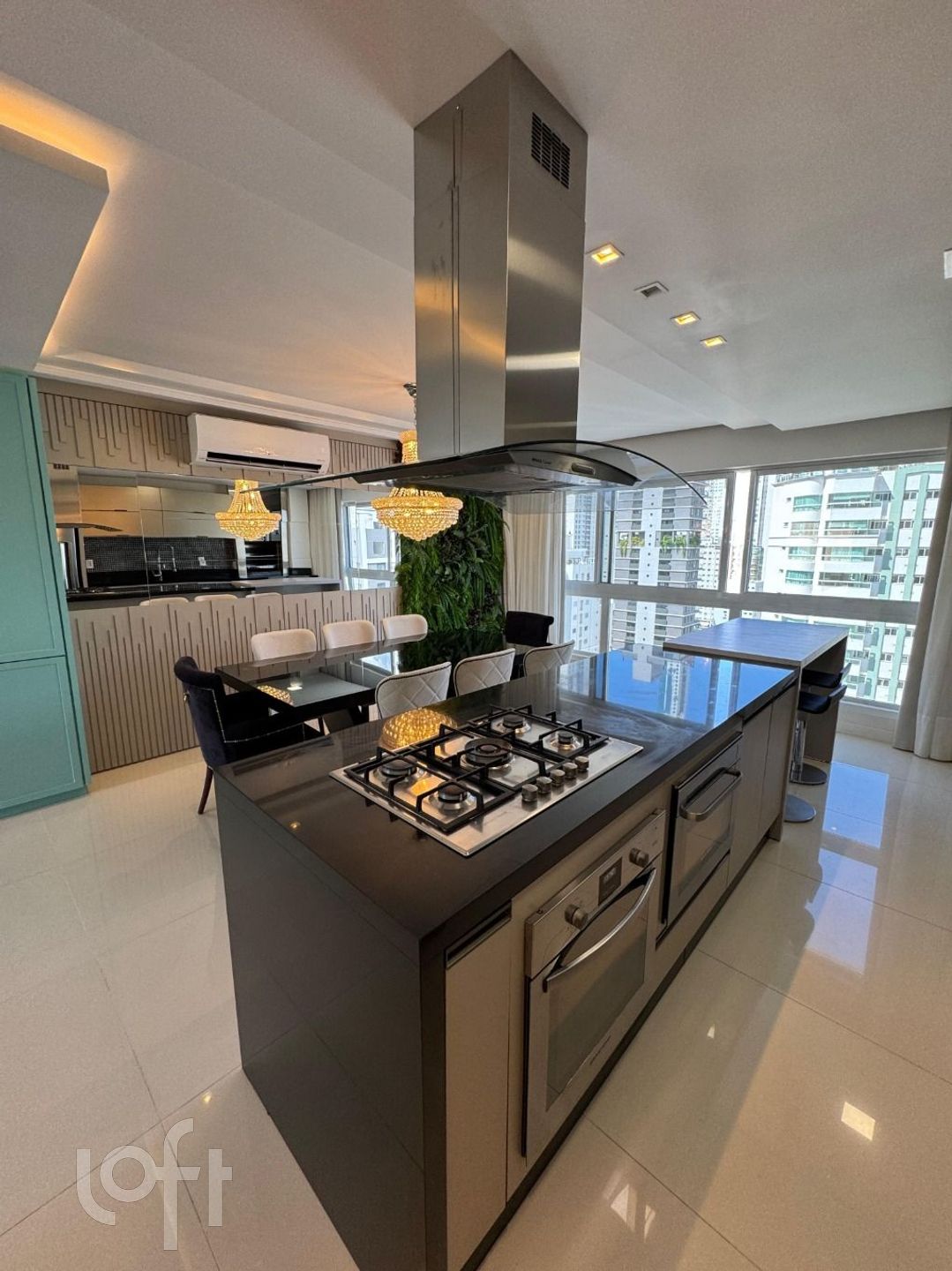Apartamentos com 122m², 3 quartos, 3 suítes, 3 garagens, no bairro Pioneiros em Balneário Camboriú