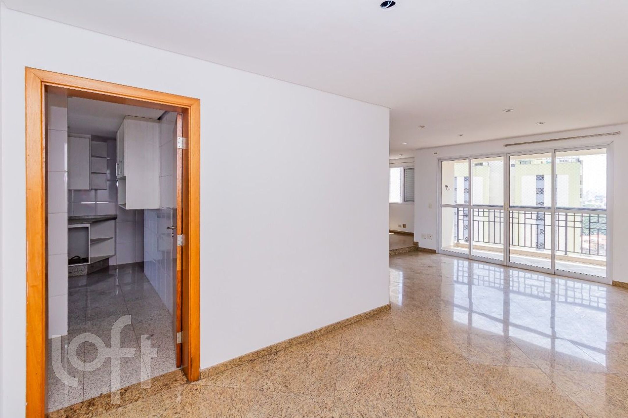 Apartamento à venda com 3 quartos, 143m² - Foto 4