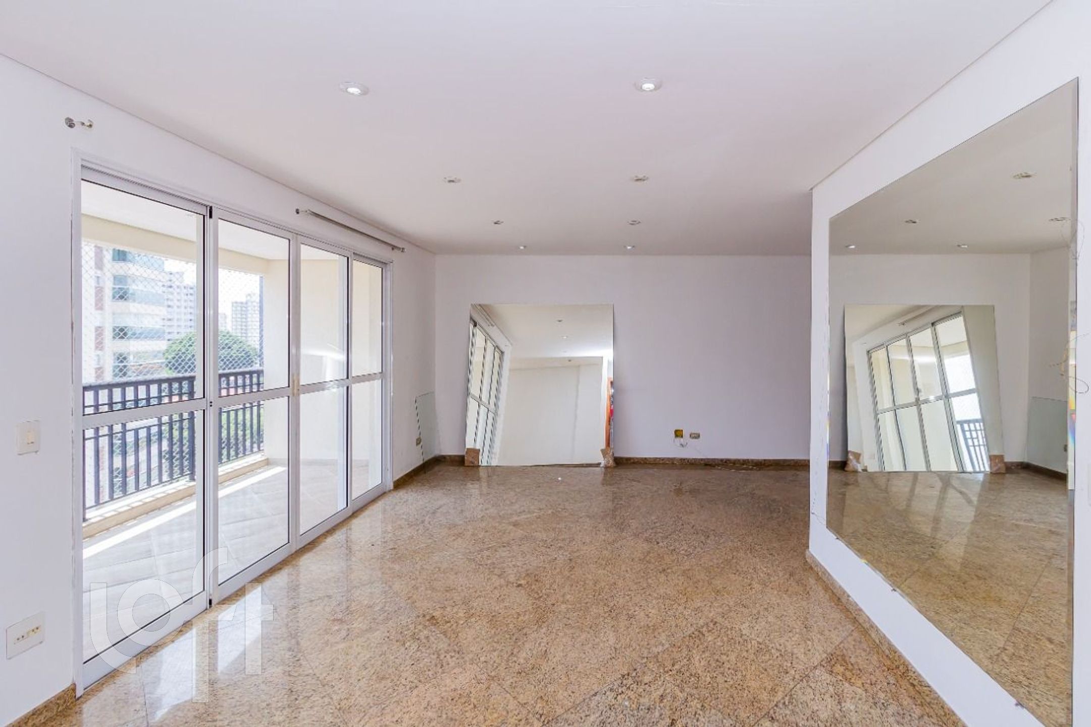 Apartamento à venda com 3 quartos, 143m² - Foto 3