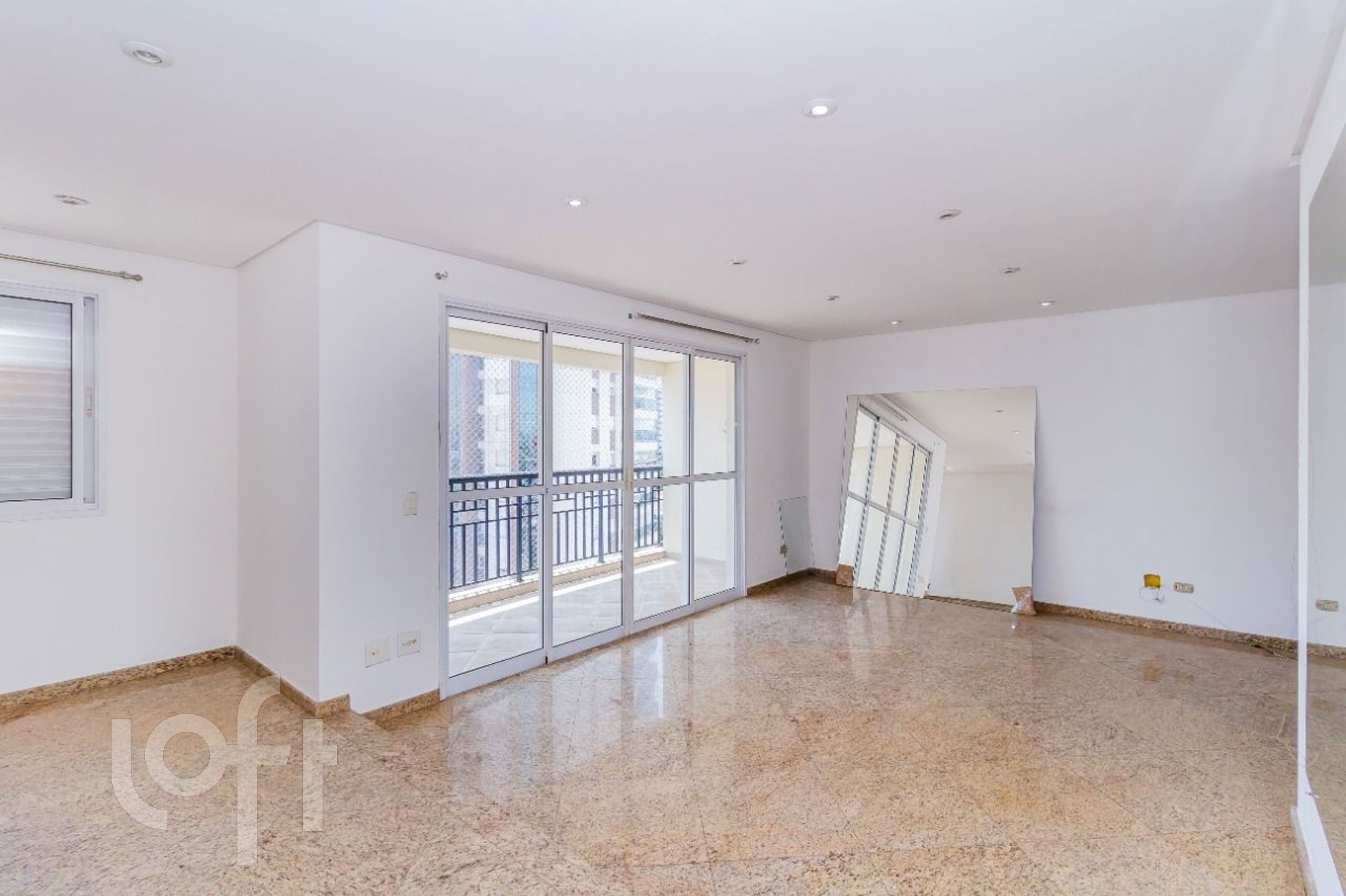 Apartamento à venda com 3 quartos, 143m² - Foto 1