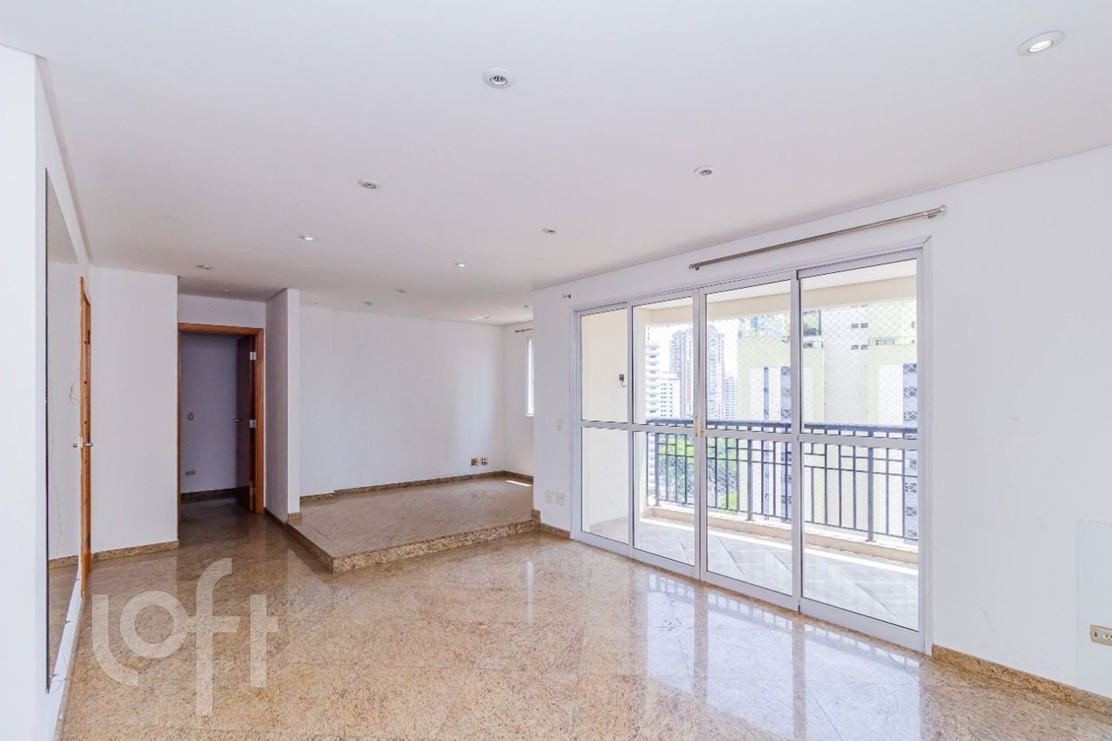 Apartamento à venda com 3 quartos, 143m² - Foto 2