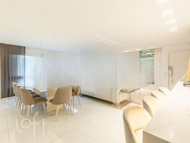 Apartamento com 154m², 3 dormitórios, 3 suítes, 3 vagas, Auxiliadora em Porto Alegre