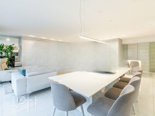 Apartamento com 154m², 3 dormitórios, 3 suítes, 3 vagas, Auxiliadora em Porto Alegre