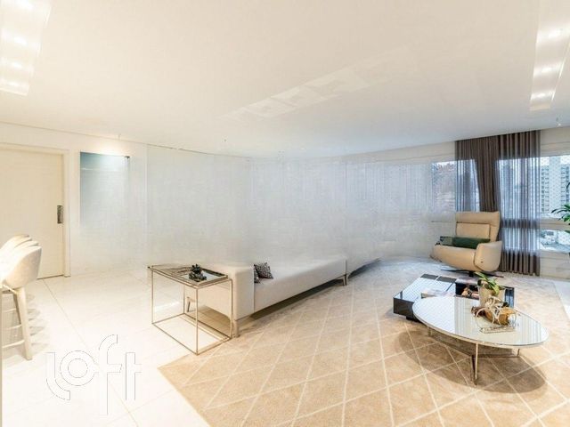 Apartamento com 154m², 3 dormitórios, 3 suítes, 3 vagas, Auxiliadora em Porto Alegre