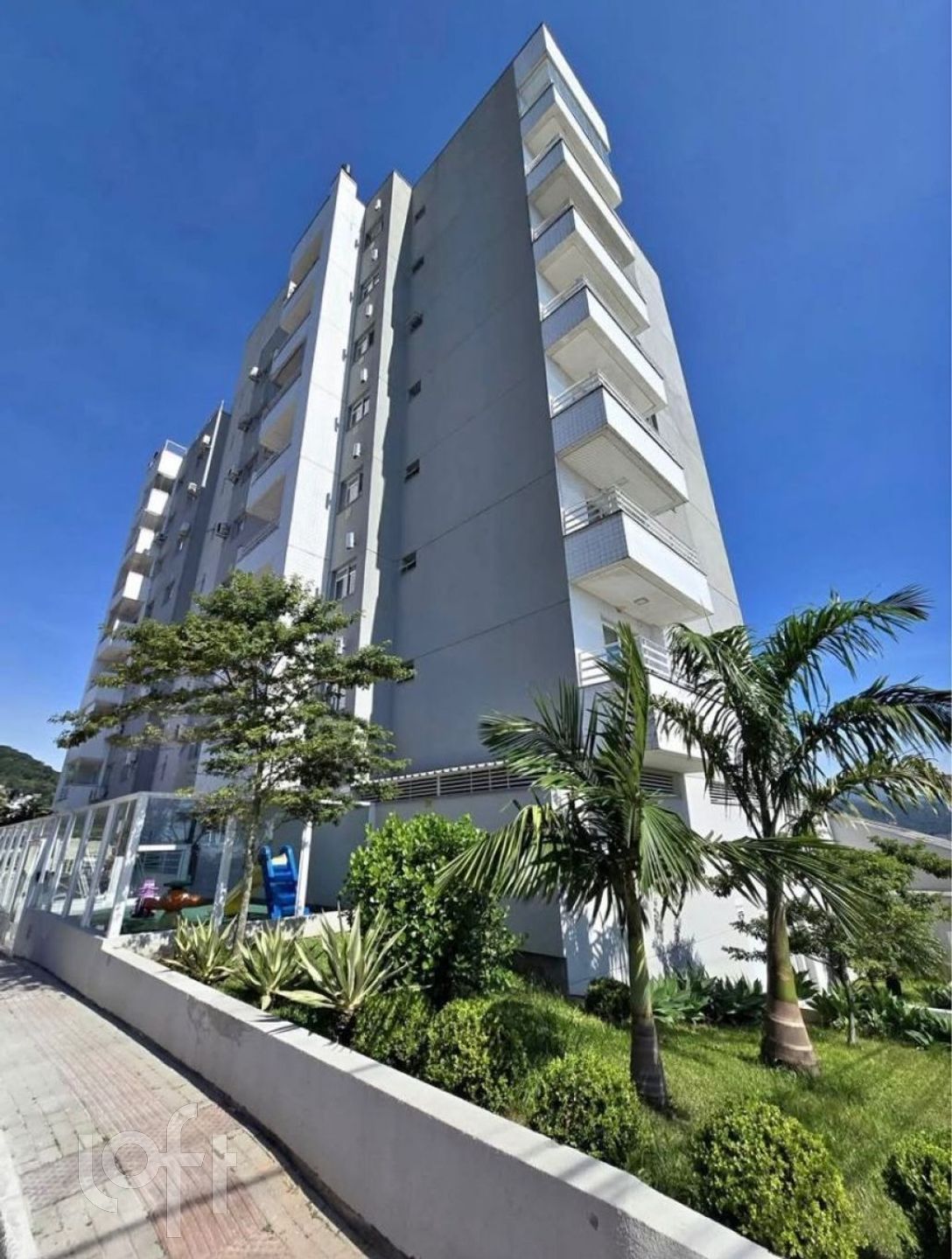 Apartamento à venda em Cidade Jardim de Florianopolis com 74 m², 2 quartos, 1 suíte
