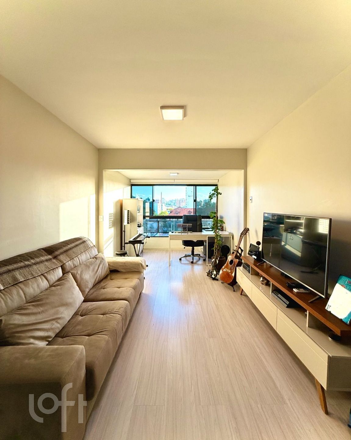 Apartamento com 77m², 2 dormitórios, 1 vaga, Floresta em Porto Alegre