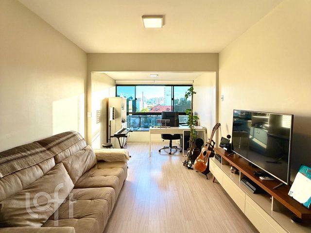 Apartamento com 77m², 2 dormitórios, 1 vaga, Floresta em Porto Alegre