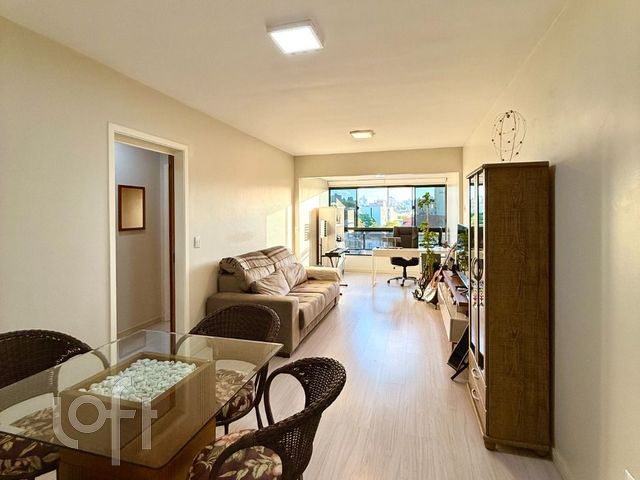 Apartamento com 77m², 2 dormitórios, 1 vaga, Floresta em Porto Alegre