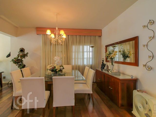Casa com 600m², 3 dormitórios, 1 suíte, 3 vagas, Chácara das Pedras em Porto Alegre