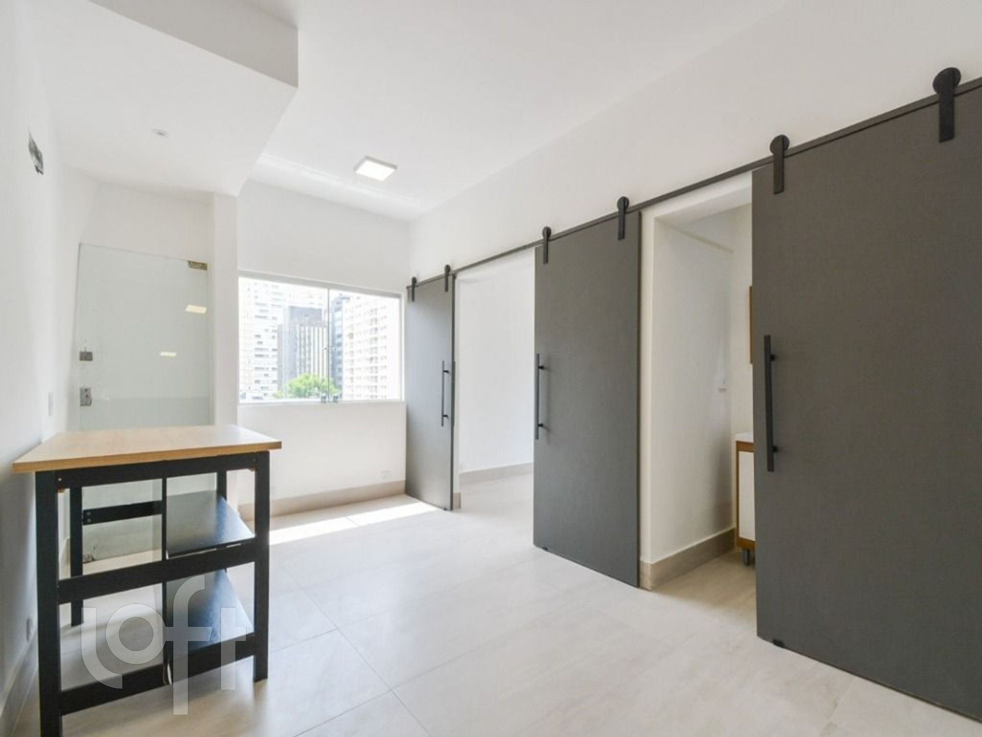 Apartamento à venda com 2 quartos, 75m² - Foto 2