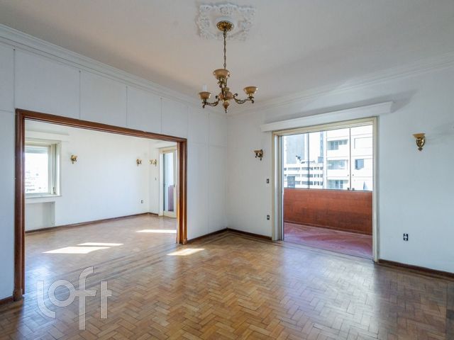 Apartamento com 238m², 3 dormitórios, 1 suíte, 1 vaga, Floresta em Porto Alegre