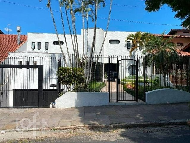 Casa com 484m², 4 dormitórios, 1 suíte, 4 vagas, Boa Vista em Porto Alegre