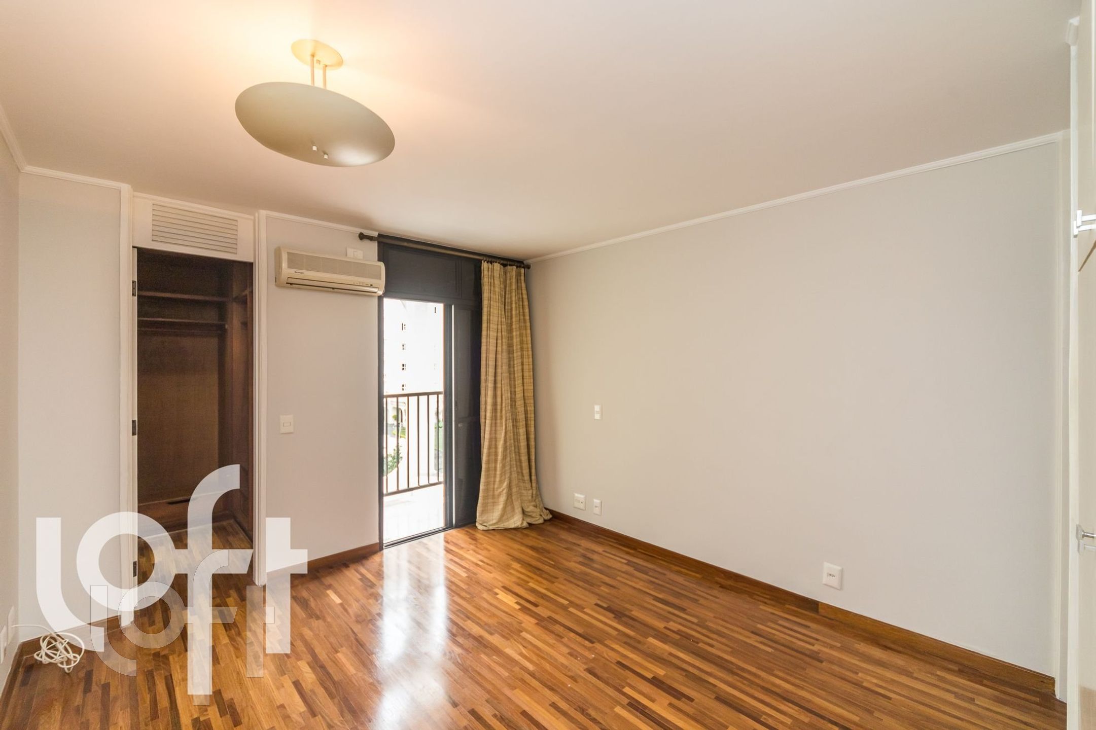 Apartamento à venda com 4 quartos, 240m² - Foto 12