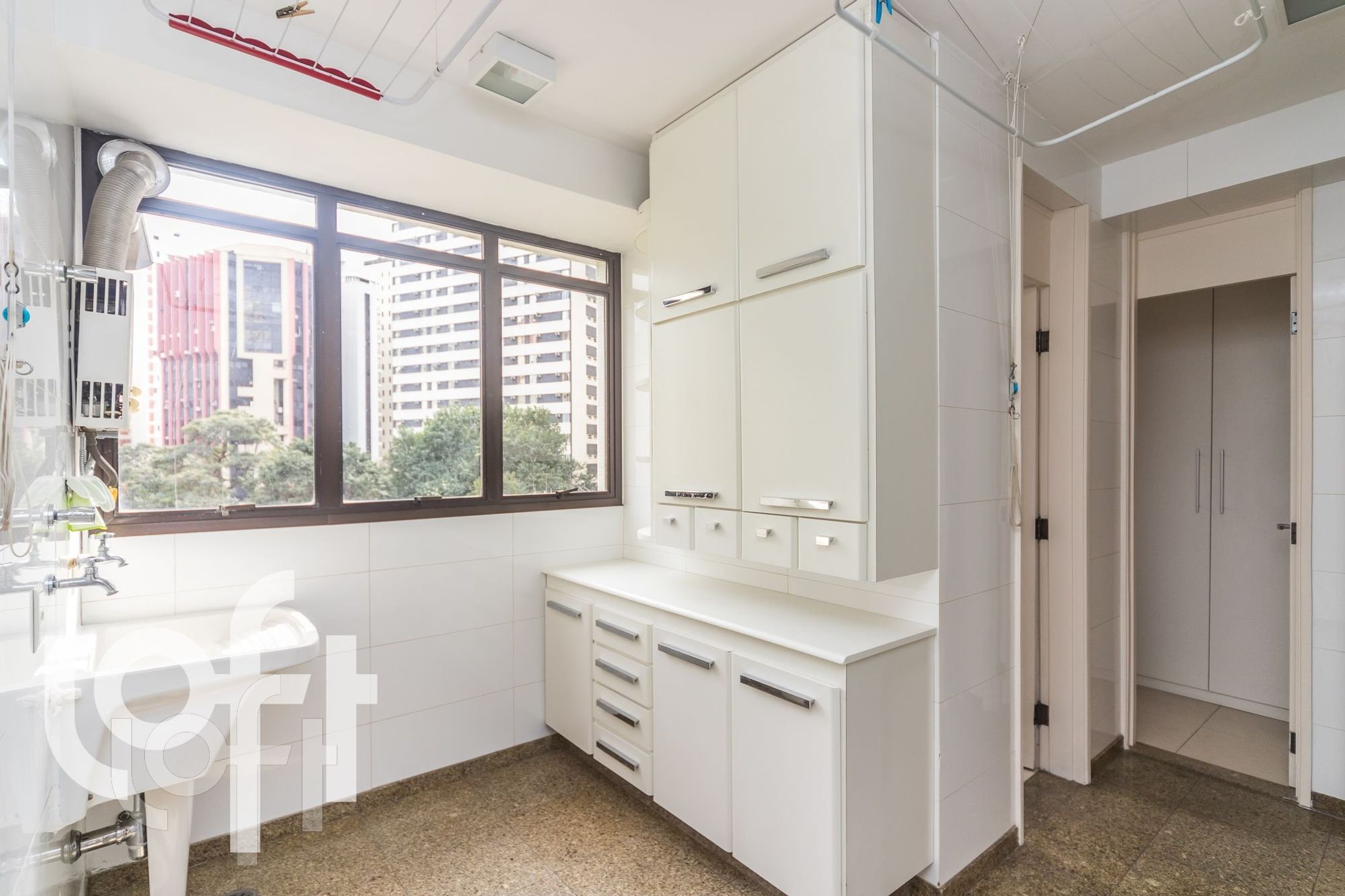 Apartamento à venda com 4 quartos, 240m² - Foto 29