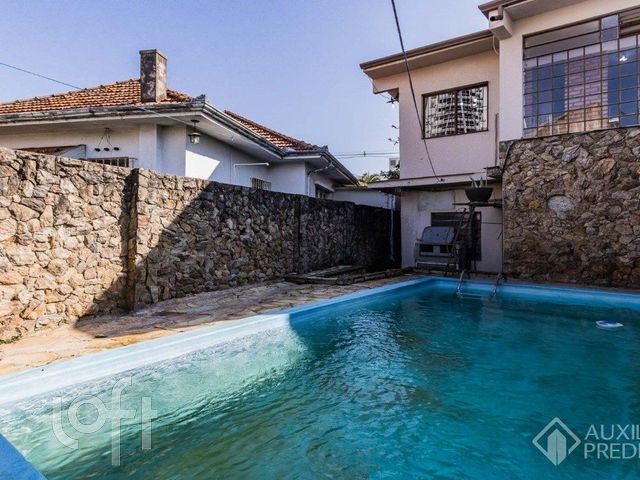 Casa com 190m², 3 dormitórios, 1 suíte, 2 vagas, São João em Porto Alegre