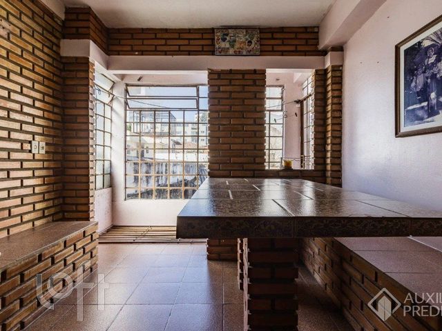 Casa com 190m², 3 dormitórios, 1 suíte, 2 vagas, São João em Porto Alegre