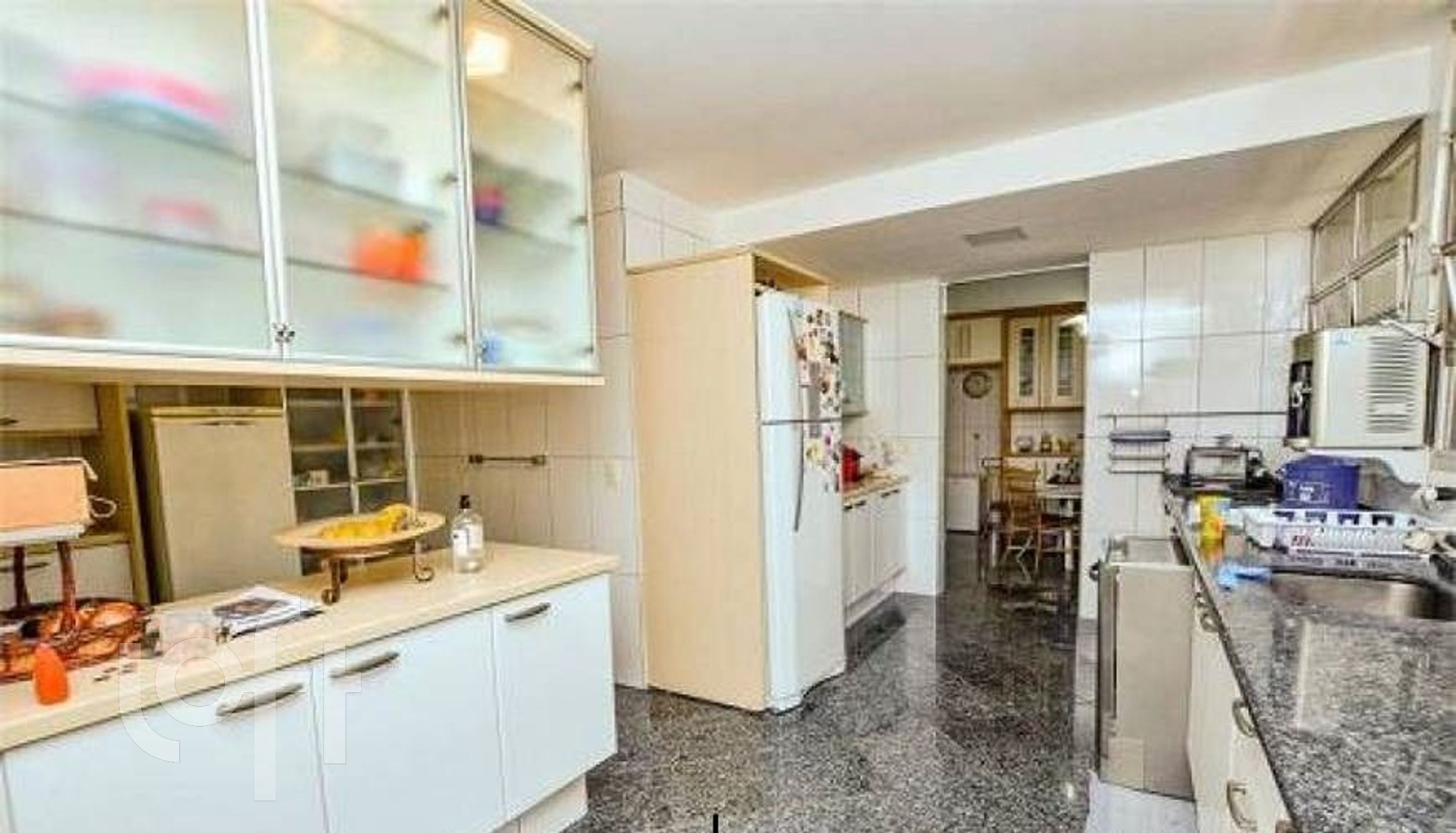 Apartamento à venda com 4 quartos, 333m² - Foto 14