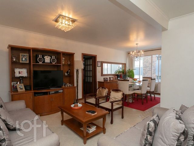 Apartamento com 116m², 3 dormitórios, 1 suíte, 2 vagas, Floresta em Porto Alegre