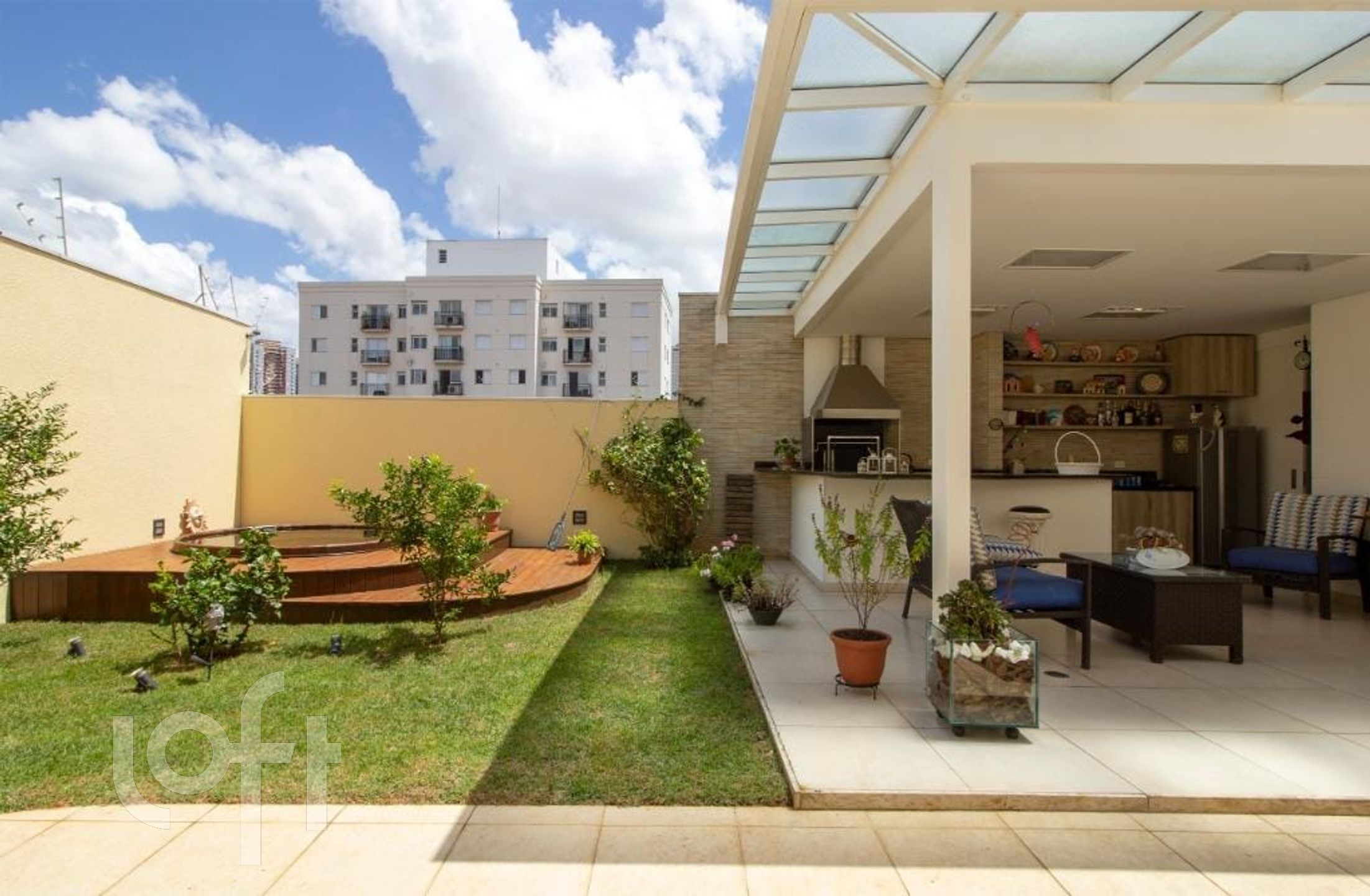 Casa à venda com 3 quartos, 273m² - Foto 1