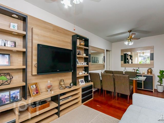 Apartamento com 78m², 2 dormitórios, 1 vaga, Menino Deus em Porto Alegre