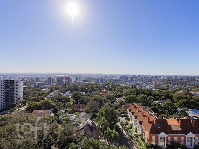 Apartamento com 85m², 2 dormitórios, 1 suíte, 1 vaga, Três Figueiras em Porto Alegre