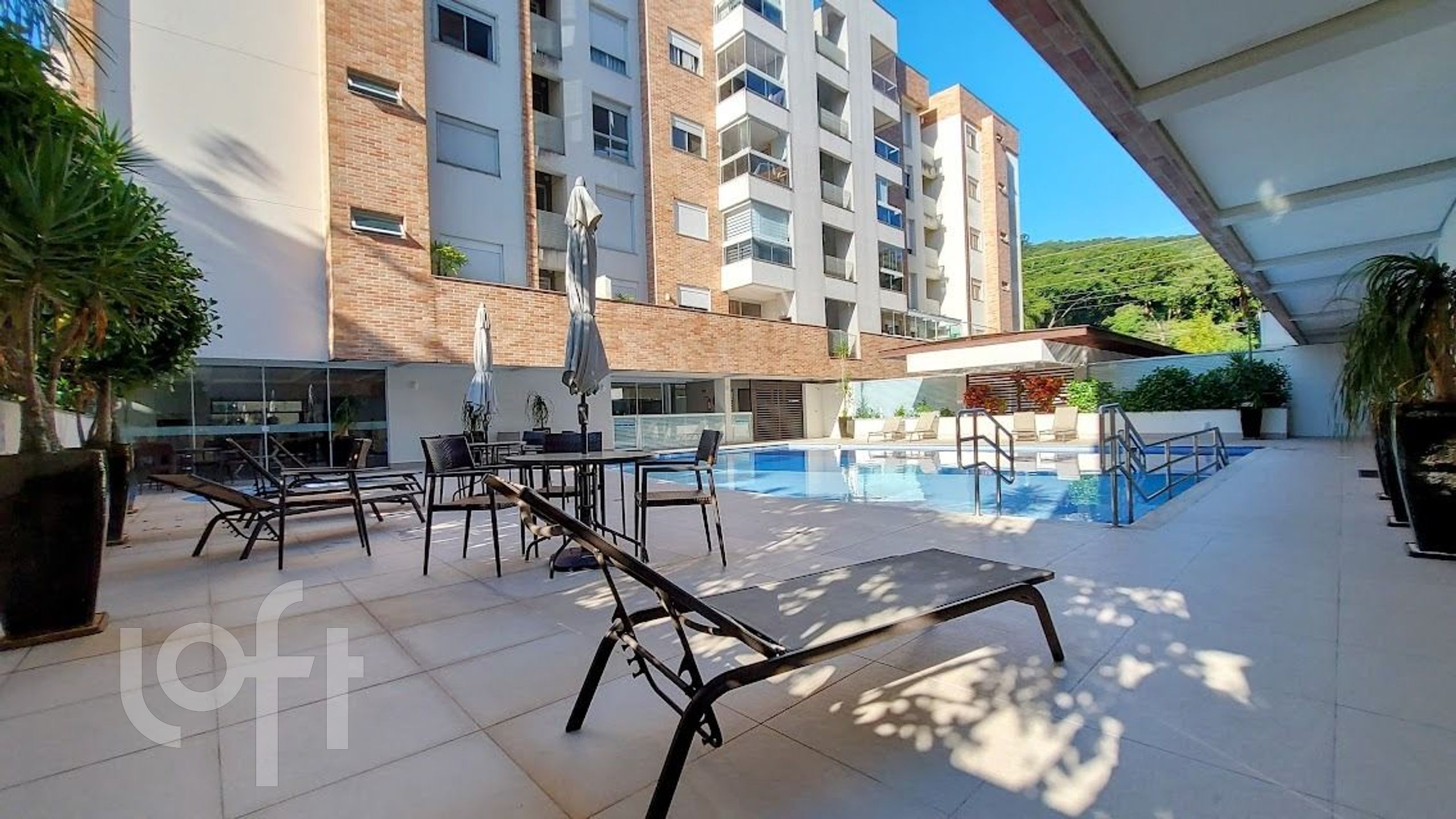 Apartamentos com 68m², 2 quartos, 1 suíte, 2 garagens, no bairro Córrego Grande em Florianópolis