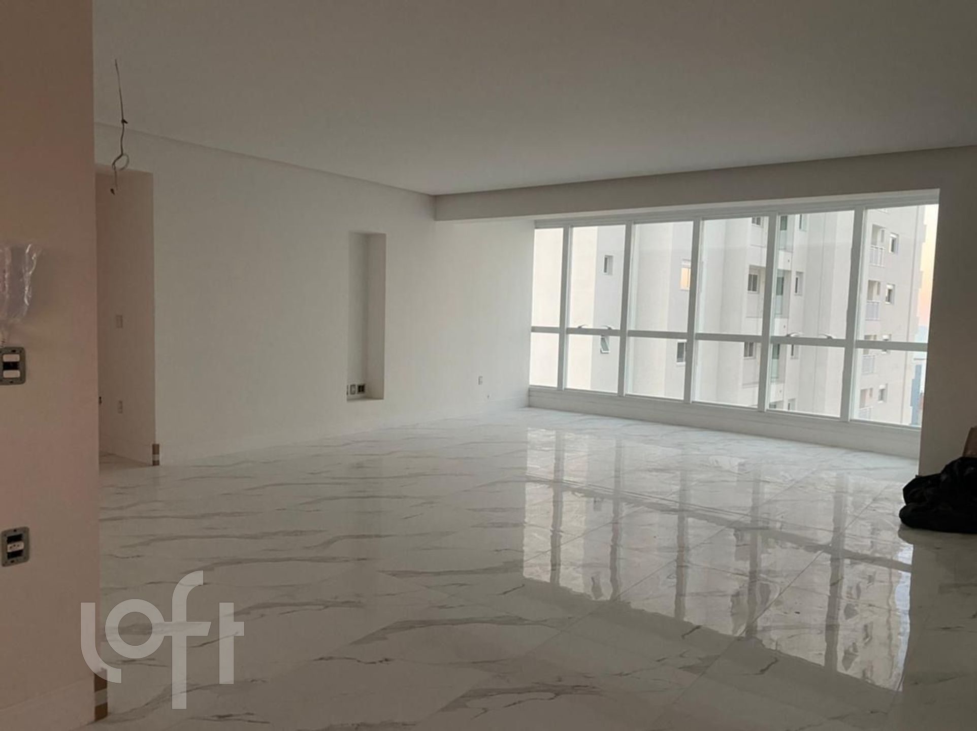 Apartamentos com 190m², 4 quartos, 4 suítes, 3 garagens, no bairro Barra Sul em Balneário Camboriú
